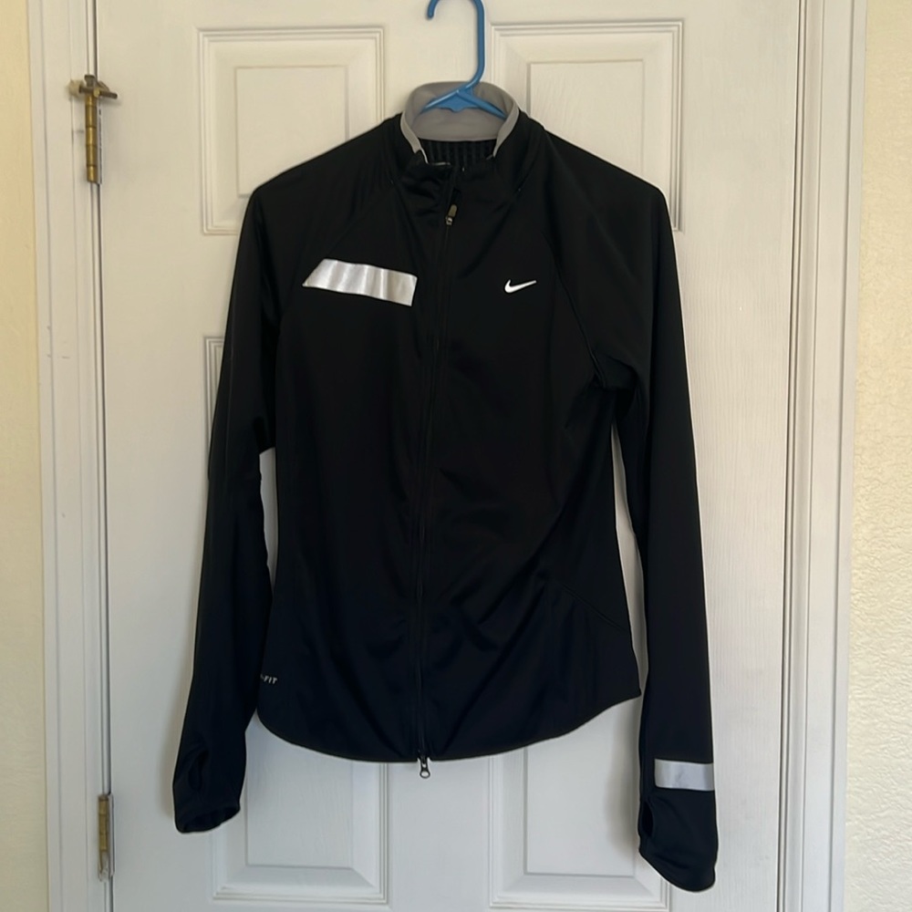 GOING TO GOODWILL APRIL 30– 
Black Nike running jacket